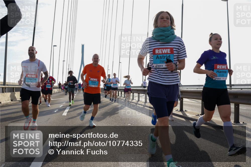 03.10.2026 - Köhlbrandbrückenlauf Yannick Fuchs http://msf.ph/oto/10774335 03.10.2026 09:33:24 Position 1 1689, 2989, 3126 meine-sportfotos.de