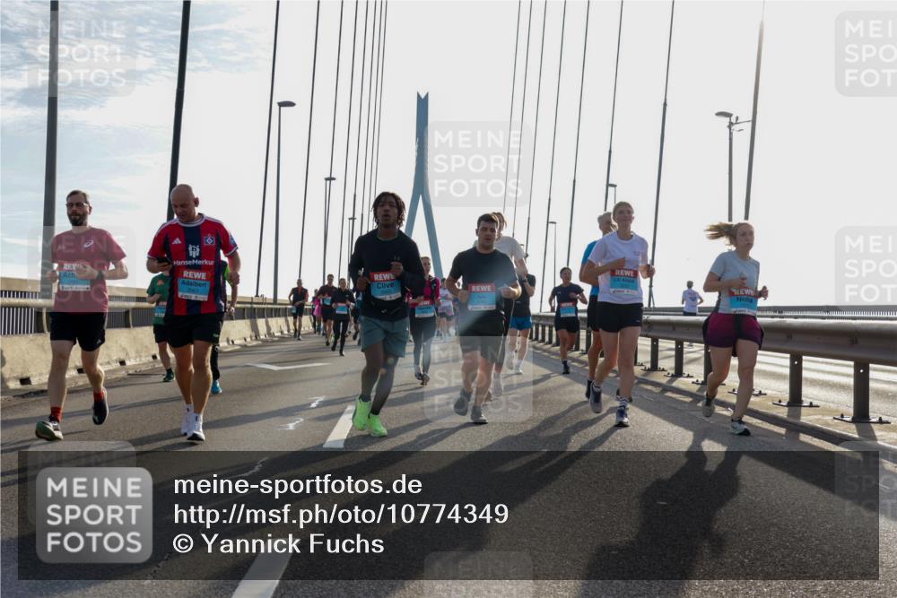 03.10.2026 - Köhlbrandbrückenlauf Yannick Fuchs http://msf.ph/oto/10774349 03.10.2026 09:33:26 Position 1 2063 meine-sportfotos.de