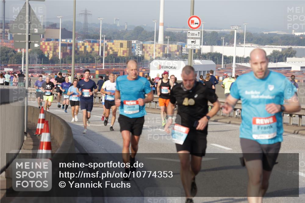 03.10.2026 - Köhlbrandbrückenlauf Yannick Fuchs http://msf.ph/oto/10774353 03.10.2026 09:38:51 Position 2 1500 meine-sportfotos.de