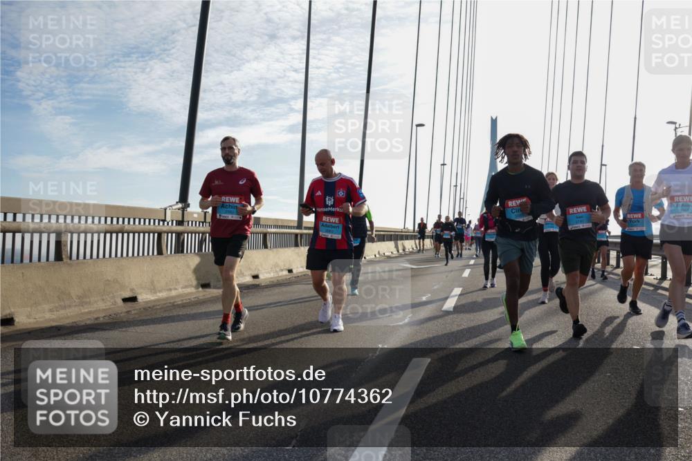 03.10.2026 - Köhlbrandbrückenlauf Yannick Fuchs http://msf.ph/oto/10774362 03.10.2026 09:33:27 Position 1 2063, 3051 meine-sportfotos.de