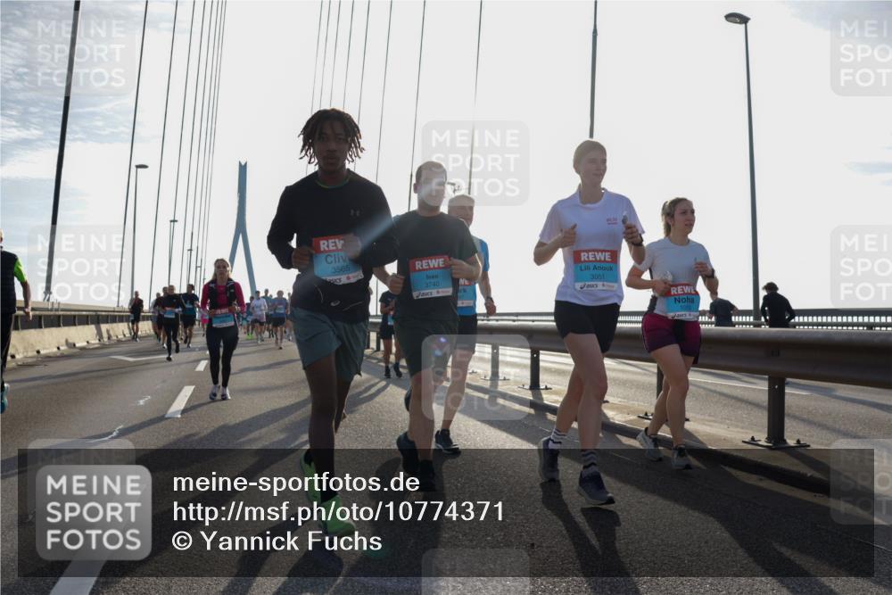 03.10.2026 - Köhlbrandbrückenlauf Yannick Fuchs http://msf.ph/oto/10774371 03.10.2026 09:33:27 Position 1 94, 3565, 3740, 3051, 1010, 1, 4 meine-sportfotos.de