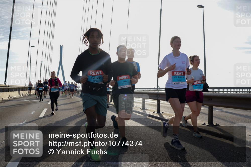 03.10.2026 - Köhlbrandbrückenlauf Yannick Fuchs http://msf.ph/oto/10774374 03.10.2026 09:33:28 Position 1 94, 3565, 3740, 3051, 1010 meine-sportfotos.de