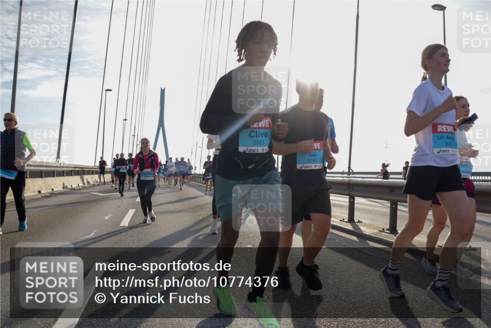 03.10.2026 - Köhlbrandbrückenlauf Yannick Fuchs http://msf.ph/oto/10774376 03.10.2026 09:33:28 Position 1 3565, 3740, 305 meine-sportfotos.de