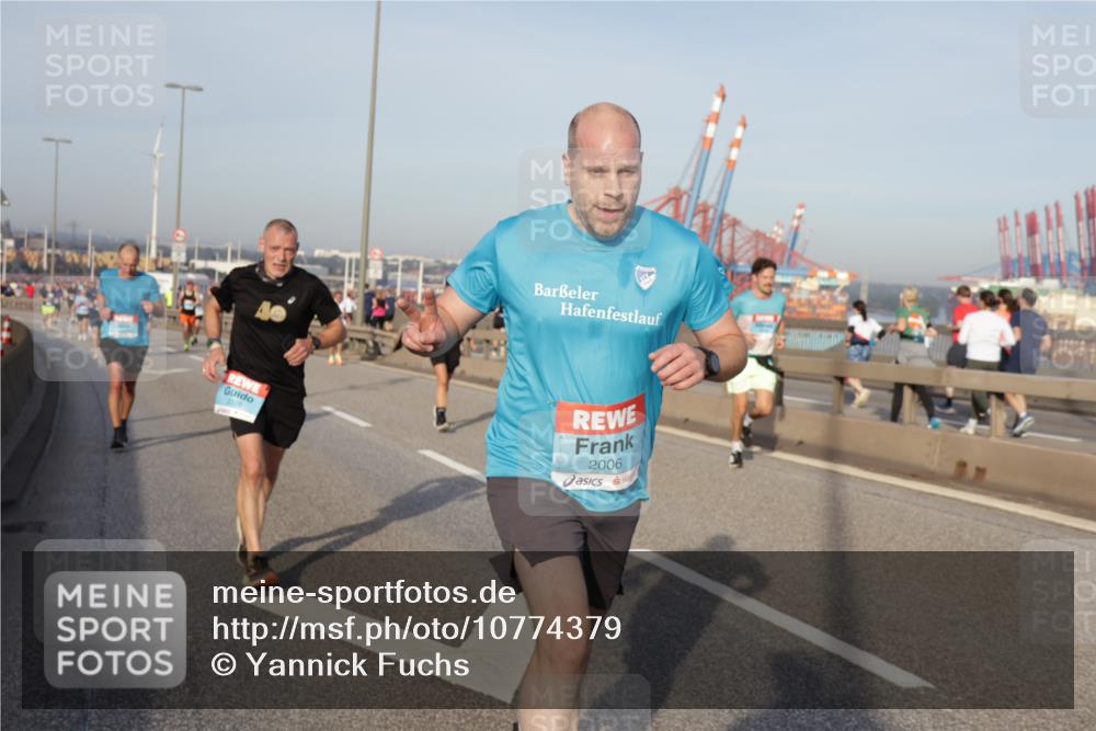 03.10.2026 - Köhlbrandbrückenlauf Yannick Fuchs http://msf.ph/oto/10774379 03.10.2026 09:38:55 Position 2 2006 meine-sportfotos.de
