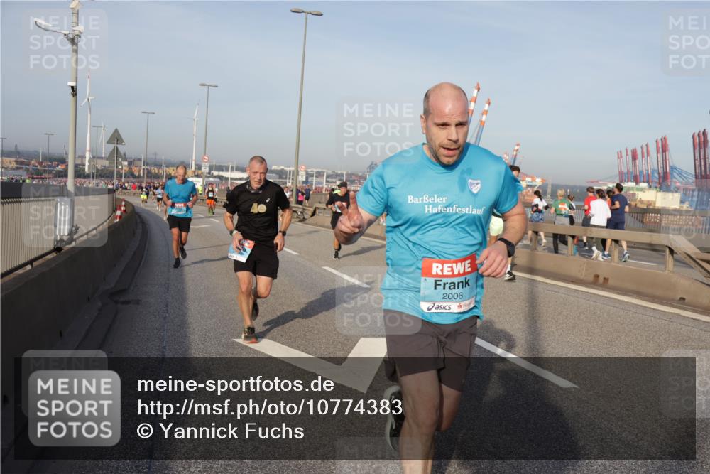 03.10.2026 - Köhlbrandbrückenlauf Yannick Fuchs http://msf.ph/oto/10774383 03.10.2026 09:38:55 Position 2 2006 meine-sportfotos.de