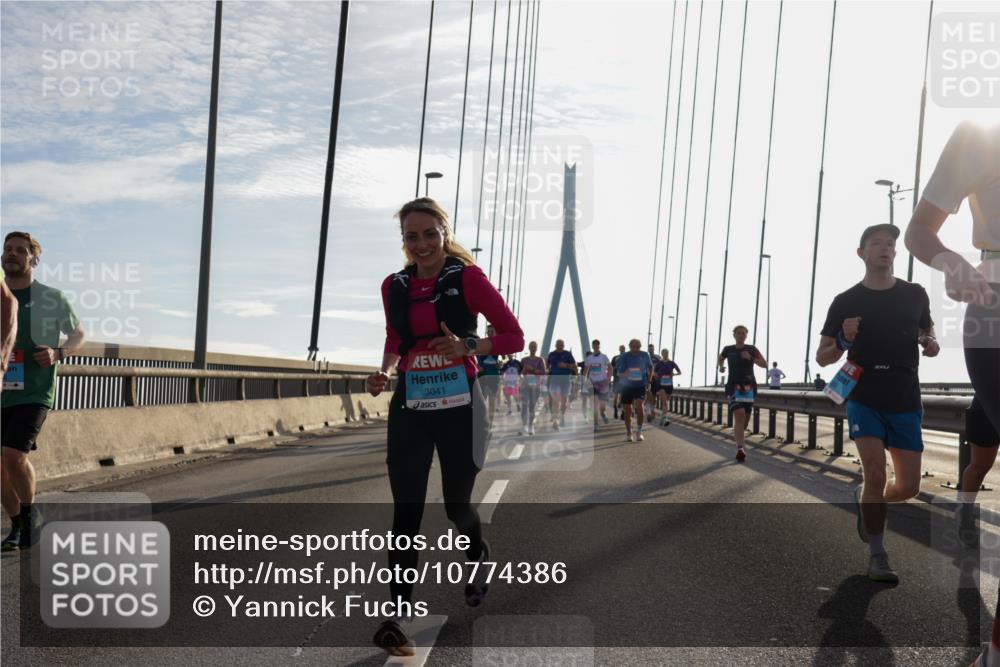 03.10.2026 - Köhlbrandbrückenlauf Yannick Fuchs http://msf.ph/oto/10774386 03.10.2026 09:33:29 Position 1 3041 meine-sportfotos.de