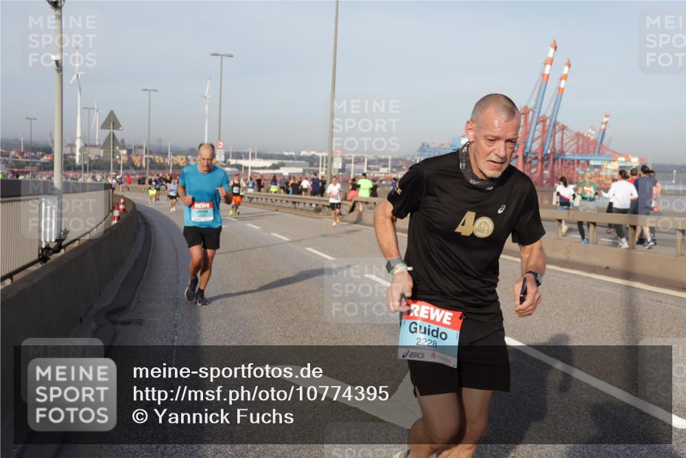 03.10.2026 - Köhlbrandbrückenlauf Yannick Fuchs http://msf.ph/oto/10774395 03.10.2026 09:38:56 Position 2 2228 meine-sportfotos.de