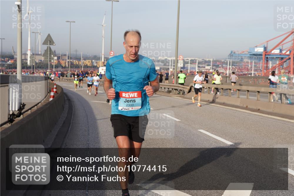 03.10.2026 - Köhlbrandbrückenlauf Yannick Fuchs http://msf.ph/oto/10774415 03.10.2026 09:38:58 Position 2 2333 meine-sportfotos.de