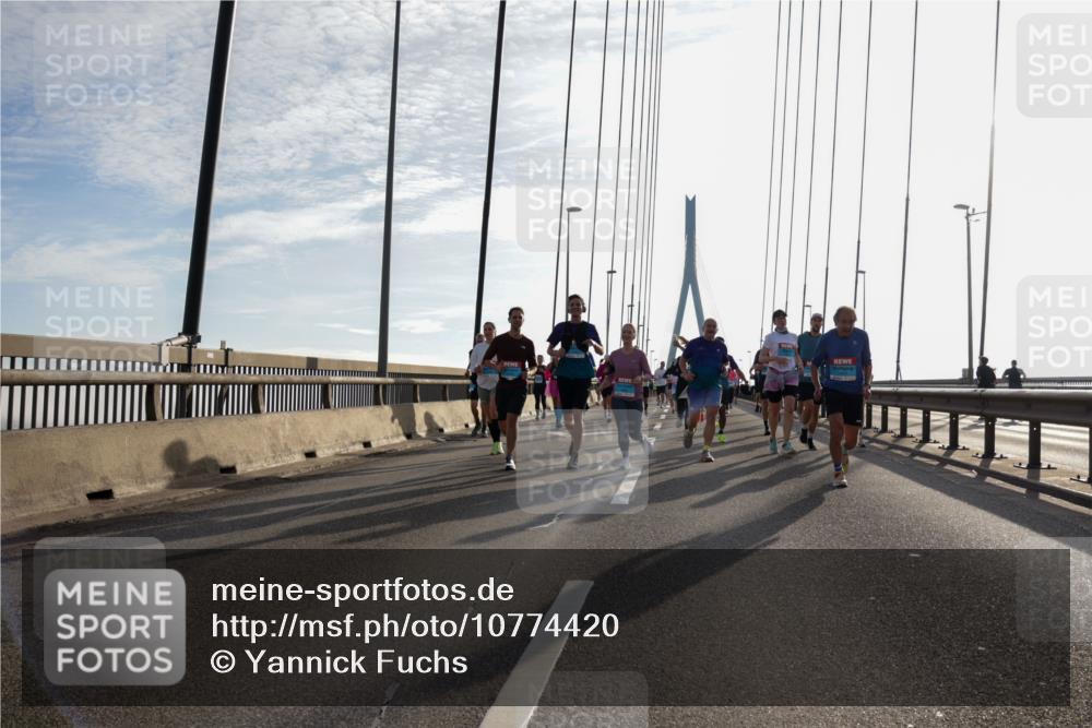 03.10.2026 - Köhlbrandbrückenlauf Yannick Fuchs http://msf.ph/oto/10774420 03.10.2026 09:33:32 Position 1  meine-sportfotos.de