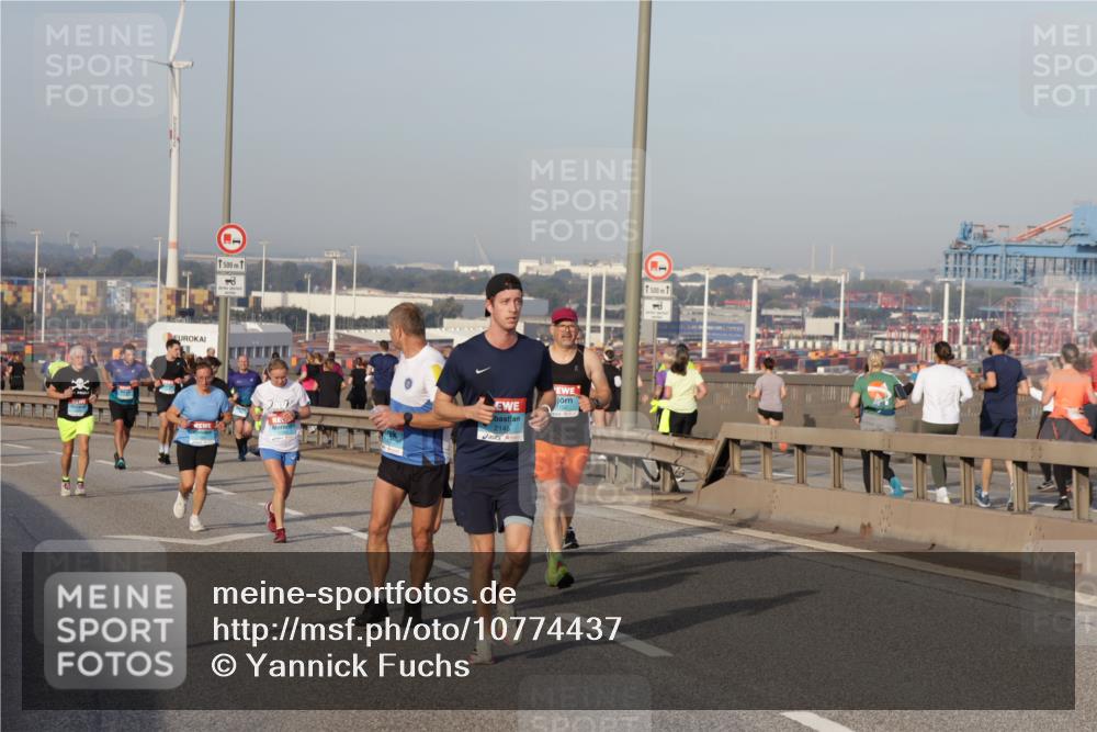 03.10.2026 - Köhlbrandbrückenlauf Yannick Fuchs http://msf.ph/oto/10774437 03.10.2026 09:39:01 Position 2 1500, 1152, 2145, 1500 meine-sportfotos.de