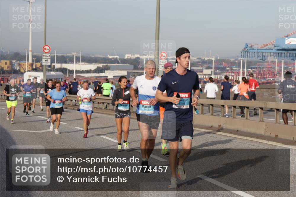 03.10.2026 - Köhlbrandbrückenlauf Yannick Fuchs http://msf.ph/oto/10774457 03.10.2026 09:39:03 Position 2 1500, 2143, 500, 2145 meine-sportfotos.de