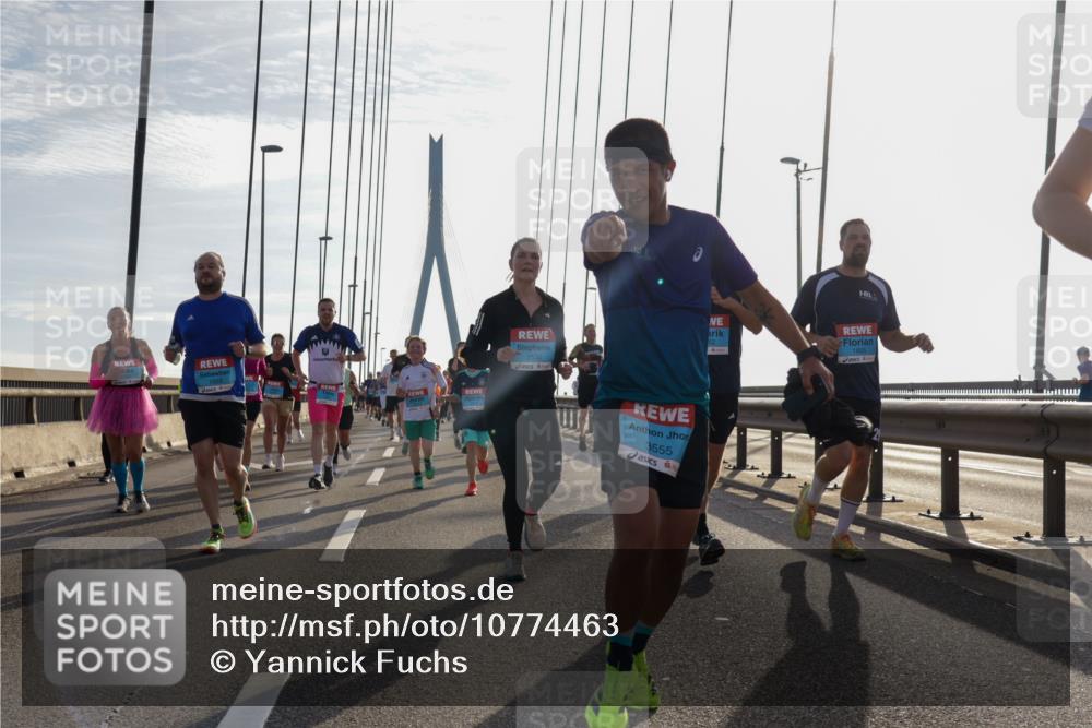 03.10.2026 - Köhlbrandbrückenlauf Yannick Fuchs http://msf.ph/oto/10774463 03.10.2026 09:33:35 Position 1 2530, 3555 meine-sportfotos.de