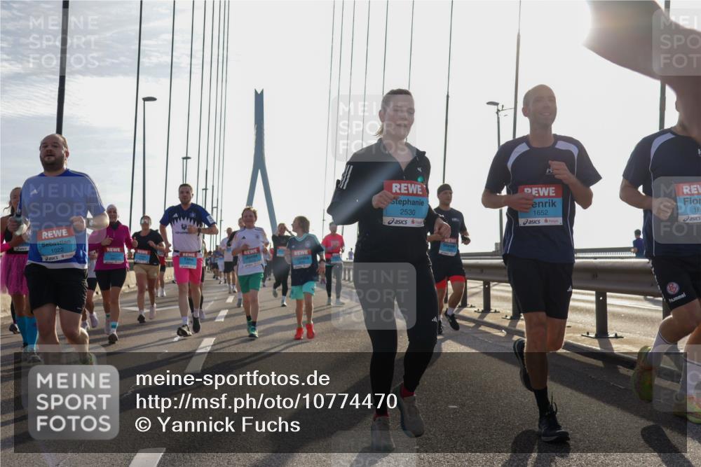 03.10.2026 - Köhlbrandbrückenlauf Yannick Fuchs http://msf.ph/oto/10774470 03.10.2026 09:33:36 Position 1 1022, 2530, 1652, 16 meine-sportfotos.de