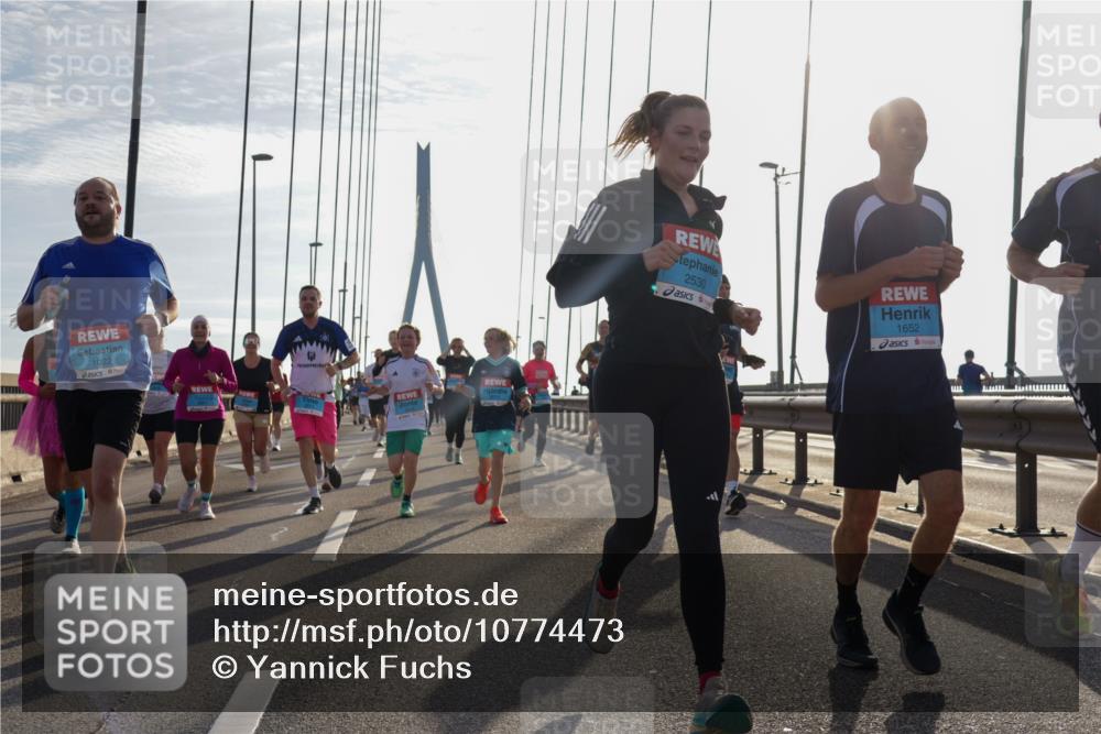 03.10.2026 - Köhlbrandbrückenlauf Yannick Fuchs http://msf.ph/oto/10774473 03.10.2026 09:33:36 Position 1 1022, 2530, 1652 meine-sportfotos.de