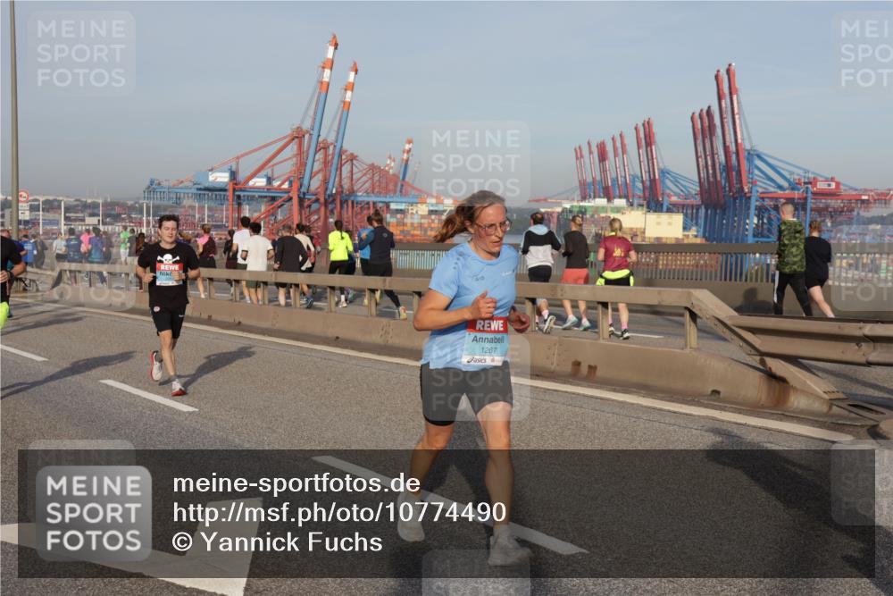 03.10.2026 - Köhlbrandbrückenlauf Yannick Fuchs http://msf.ph/oto/10774490 03.10.2026 09:39:11 Position 2 1267 meine-sportfotos.de
