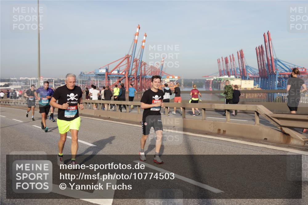 03.10.2026 - Köhlbrandbrückenlauf Yannick Fuchs http://msf.ph/oto/10774503 03.10.2026 09:39:13 Position 2  meine-sportfotos.de