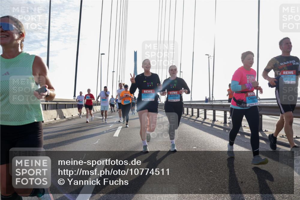 03.10.2026 - Köhlbrandbrückenlauf Yannick Fuchs http://msf.ph/oto/10774511 03.10.2026 09:33:40 Position 1 1905, 3677, 1986 meine-sportfotos.de