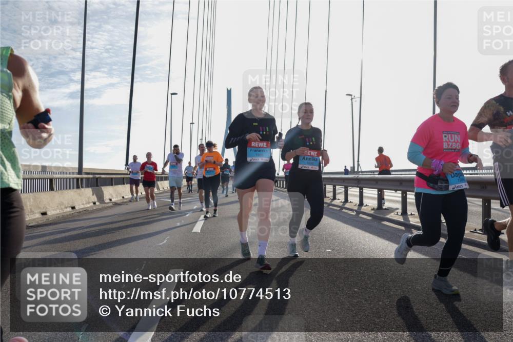 03.10.2026 - Köhlbrandbrückenlauf Yannick Fuchs http://msf.ph/oto/10774513 03.10.2026 09:33:40 Position 1 1905, 1906 meine-sportfotos.de