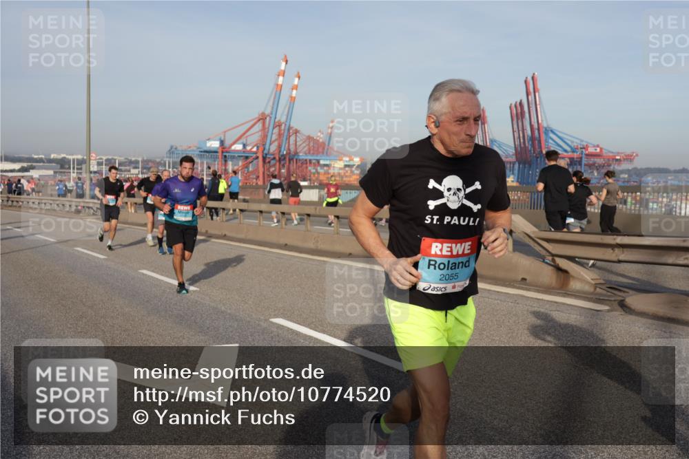 03.10.2026 - Köhlbrandbrückenlauf Yannick Fuchs http://msf.ph/oto/10774520 03.10.2026 09:39:14 Position 2 2055 meine-sportfotos.de