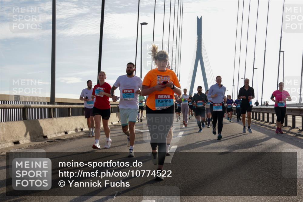 03.10.2026 - Köhlbrandbrückenlauf Yannick Fuchs http://msf.ph/oto/10774522 03.10.2026 09:33:42 Position 1 14, 3142, 1577 meine-sportfotos.de