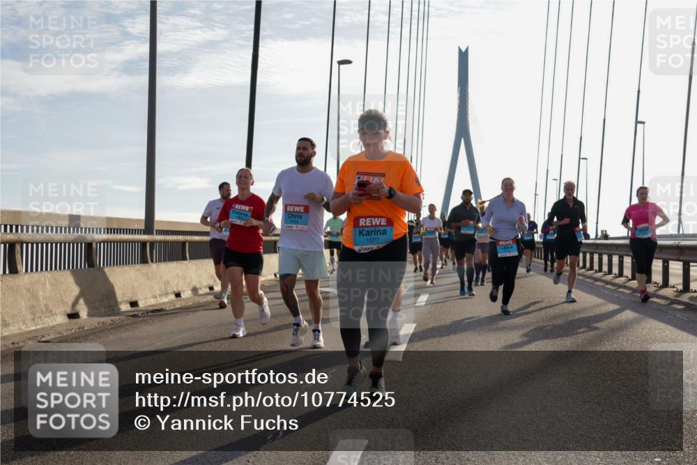 03.10.2026 - Köhlbrandbrückenlauf Yannick Fuchs http://msf.ph/oto/10774525 03.10.2026 09:33:42 Position 1 1481, 3142, 1577 meine-sportfotos.de