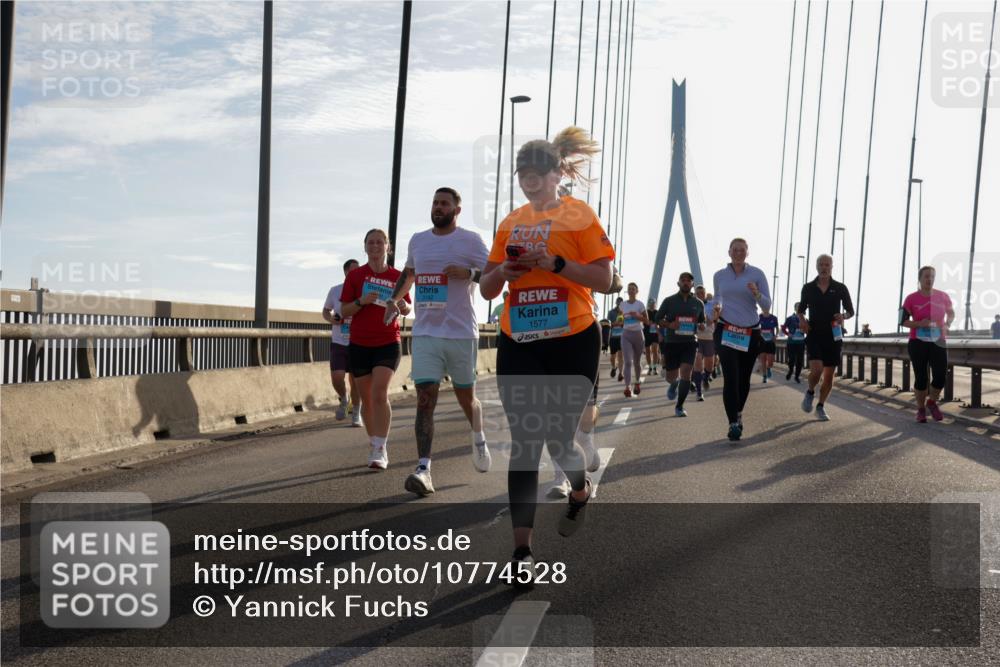 03.10.2026 - Köhlbrandbrückenlauf Yannick Fuchs http://msf.ph/oto/10774528 03.10.2026 09:33:42 Position 1 3142, 1577 meine-sportfotos.de