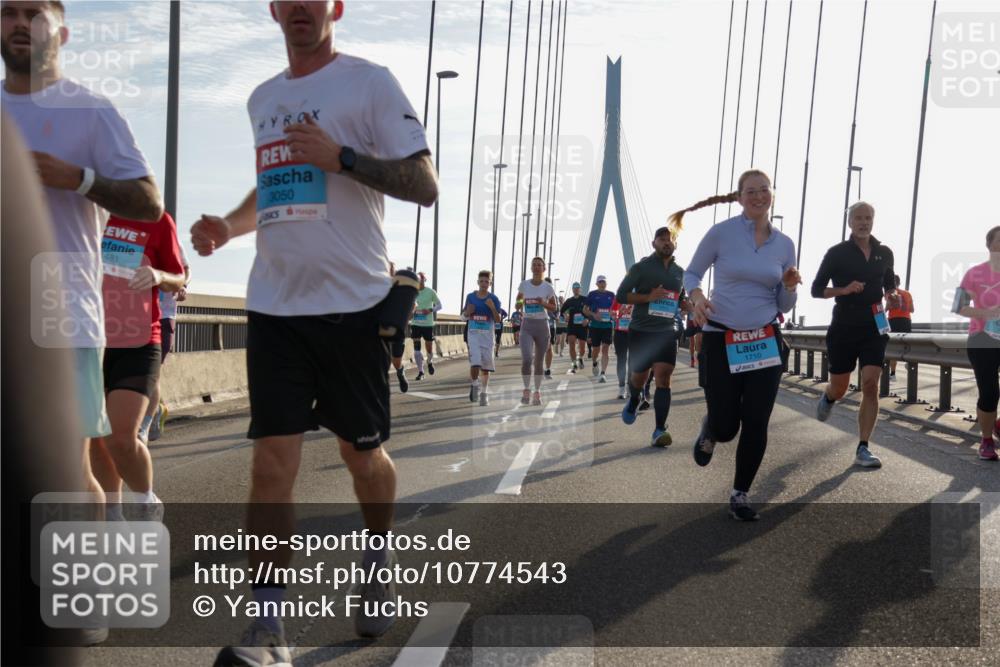 03.10.2026 - Köhlbrandbrückenlauf Yannick Fuchs http://msf.ph/oto/10774543 03.10.2026 09:33:43 Position 1 481, 3050, 1710 meine-sportfotos.de