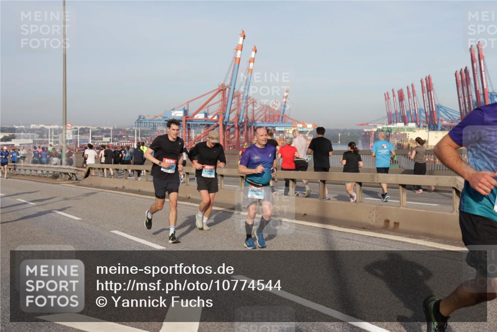 03.10.2026 - Köhlbrandbrückenlauf Yannick Fuchs http://msf.ph/oto/10774544 03.10.2026 09:39:17 Position 2  meine-sportfotos.de