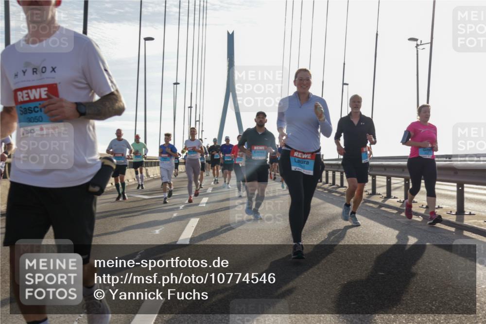03.10.2026 - Köhlbrandbrückenlauf Yannick Fuchs http://msf.ph/oto/10774546 03.10.2026 09:33:43 Position 1 3050, 1710 meine-sportfotos.de