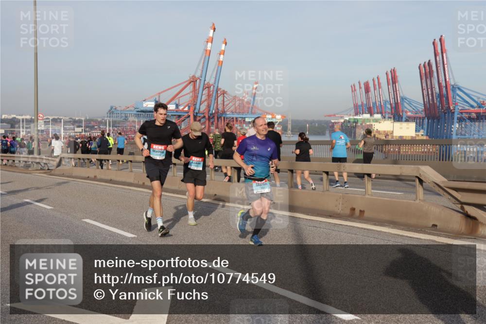 03.10.2026 - Köhlbrandbrückenlauf Yannick Fuchs http://msf.ph/oto/10774549 03.10.2026 09:39:17 Position 2  meine-sportfotos.de