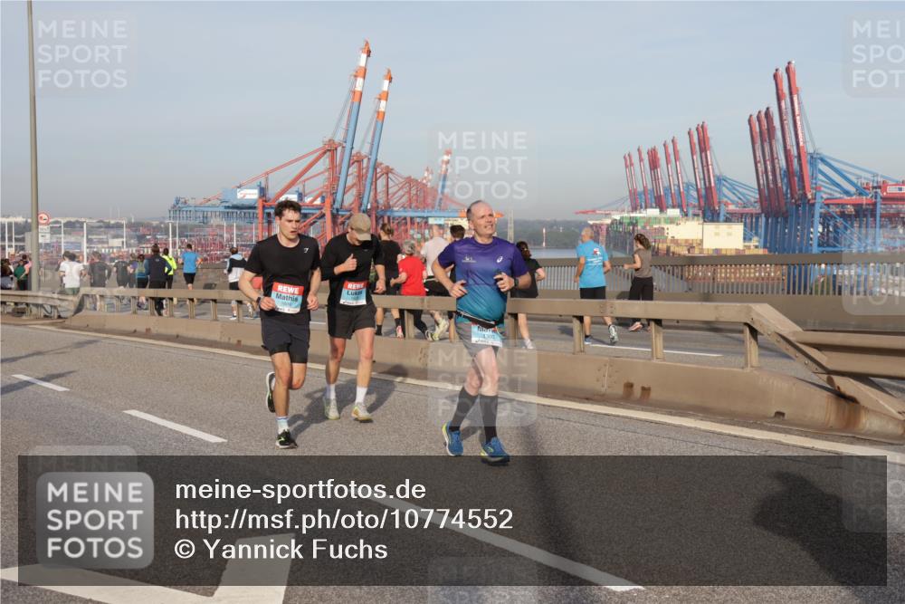 03.10.2026 - Köhlbrandbrückenlauf Yannick Fuchs http://msf.ph/oto/10774552 03.10.2026 09:39:17 Position 2 1609 meine-sportfotos.de