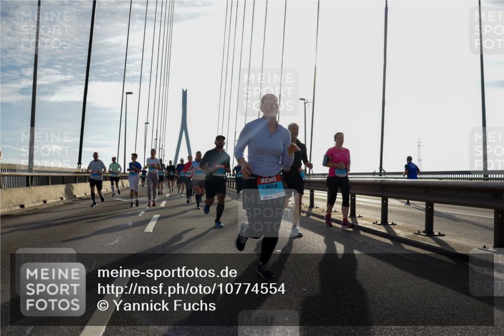 03.10.2026 - Köhlbrandbrückenlauf Yannick Fuchs http://msf.ph/oto/10774554 03.10.2026 09:33:44 Position 1 1710 meine-sportfotos.de