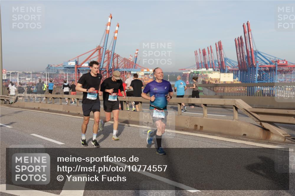 03.10.2026 - Köhlbrandbrückenlauf Yannick Fuchs http://msf.ph/oto/10774557 03.10.2026 09:39:17 Position 2 1609, 1300 meine-sportfotos.de