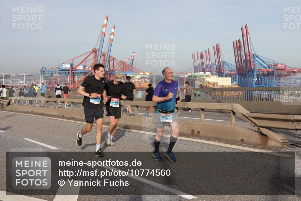 03.10.2026 - Köhlbrandbrückenlauf Yannick Fuchs http://msf.ph/oto/10774560 03.10.2026 09:39:17 Position 2 1300 meine-sportfotos.de