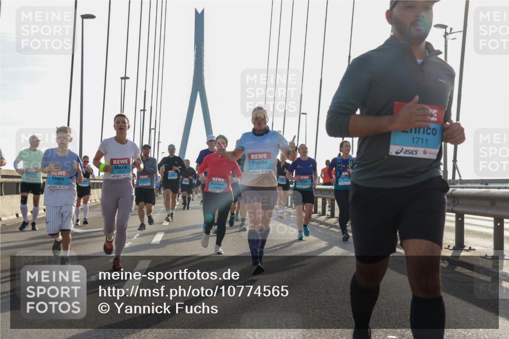 03.10.2026 - Köhlbrandbrückenlauf Yannick Fuchs http://msf.ph/oto/10774565 03.10.2026 09:33:45 Position 1 1272, 2910, 1271, 1711 meine-sportfotos.de
