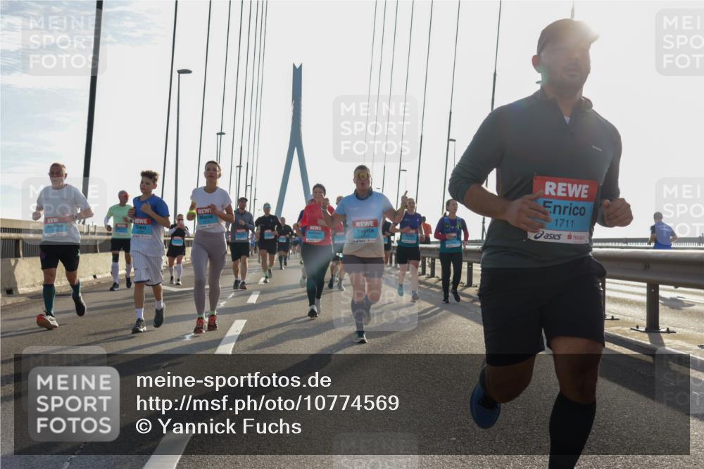 03.10.2026 - Köhlbrandbrückenlauf Yannick Fuchs http://msf.ph/oto/10774569 03.10.2026 09:33:45 Position 1 10, 1711 meine-sportfotos.de