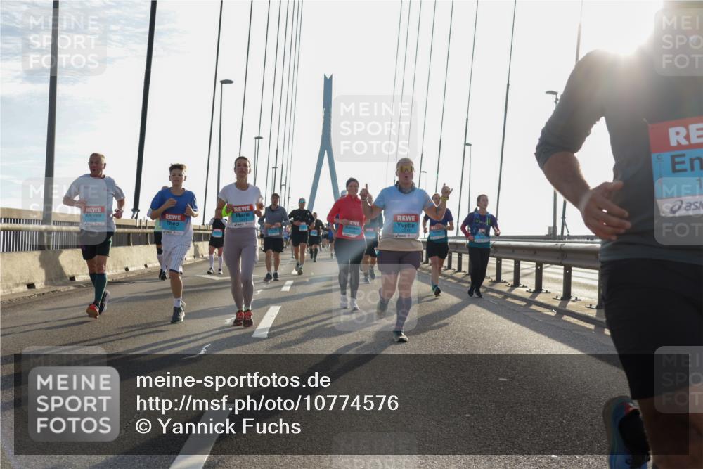 03.10.2026 - Köhlbrandbrückenlauf Yannick Fuchs http://msf.ph/oto/10774576 03.10.2026 09:33:46 Position 1 361, 1 meine-sportfotos.de
