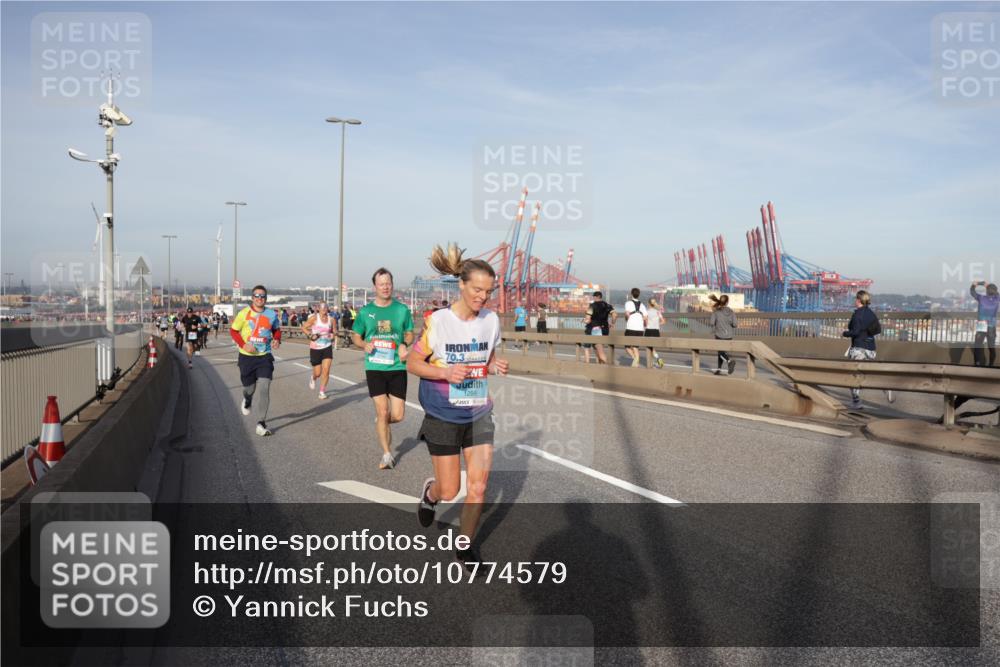 03.10.2026 - Köhlbrandbrückenlauf Yannick Fuchs http://msf.ph/oto/10774579 03.10.2026 09:39:21 Position 2 70, 3, 1298 meine-sportfotos.de