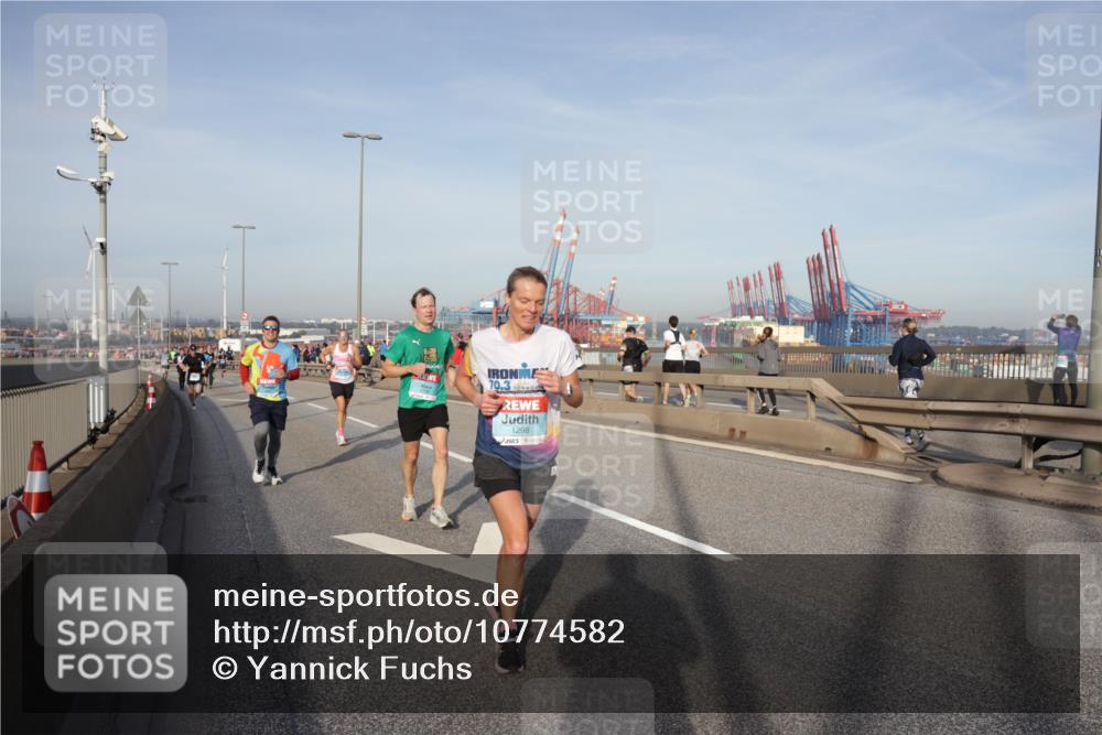 03.10.2026 - Köhlbrandbrückenlauf Yannick Fuchs http://msf.ph/oto/10774582 03.10.2026 09:39:21 Position 2 70, 3, 1298 meine-sportfotos.de