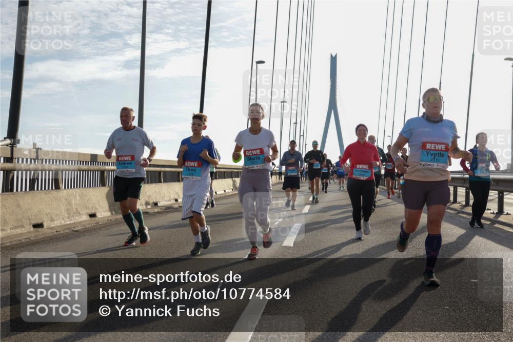 03.10.2026 - Köhlbrandbrückenlauf Yannick Fuchs http://msf.ph/oto/10774584 03.10.2026 09:33:46 Position 1 361, 1736, 1271, 1272, 2910 meine-sportfotos.de