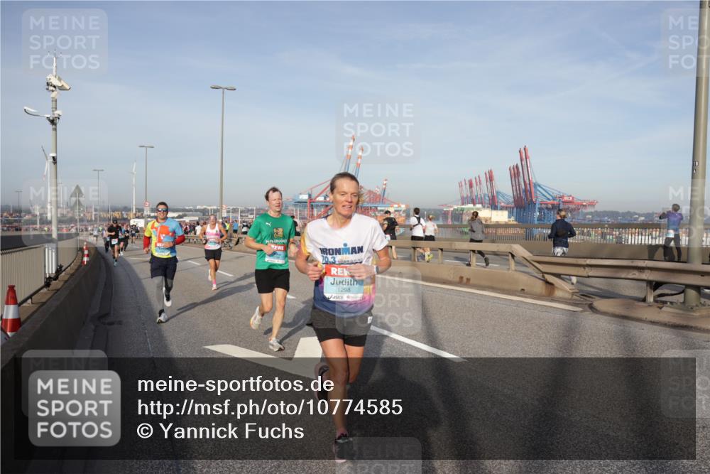 03.10.2026 - Köhlbrandbrückenlauf Yannick Fuchs http://msf.ph/oto/10774585 03.10.2026 09:39:21 Position 2 70, 3, 1298 meine-sportfotos.de