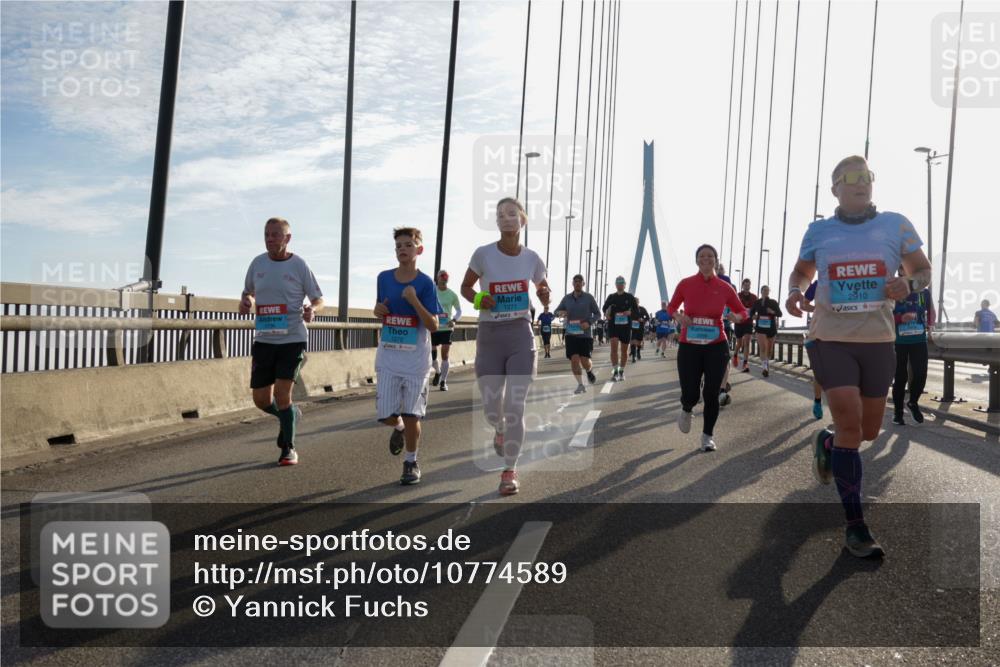 03.10.2026 - Köhlbrandbrückenlauf Yannick Fuchs http://msf.ph/oto/10774589 03.10.2026 09:33:47 Position 1 1272, 1271, 2910 meine-sportfotos.de