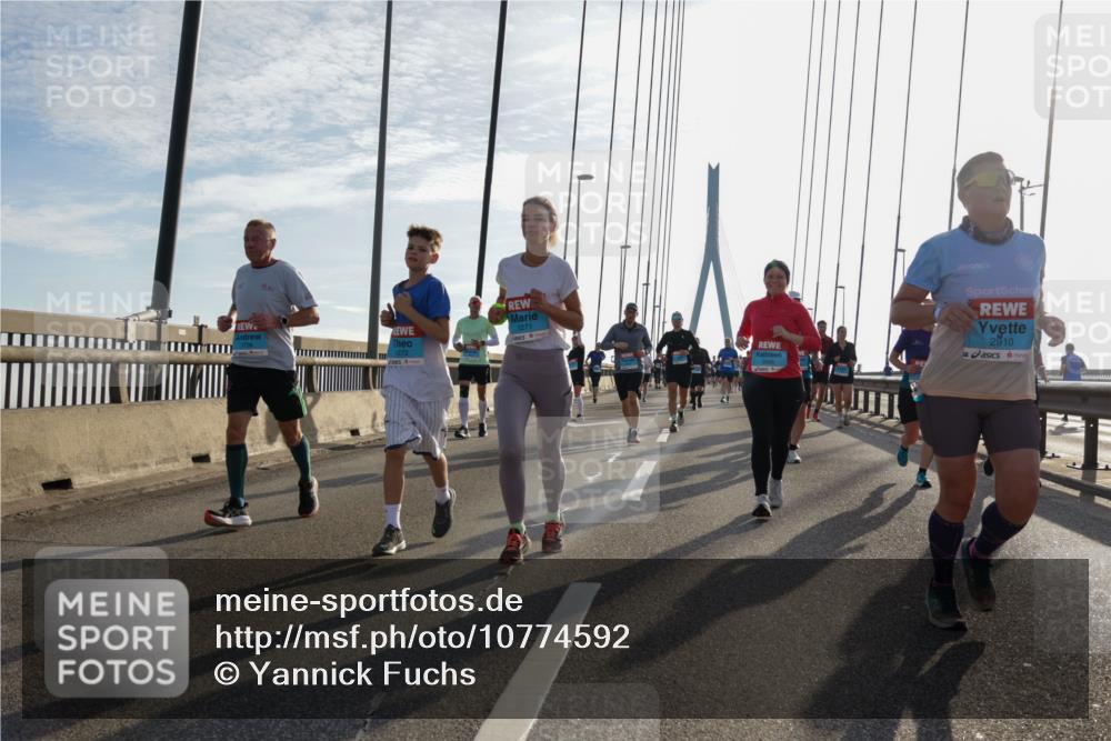 03.10.2026 - Köhlbrandbrückenlauf Yannick Fuchs http://msf.ph/oto/10774592 03.10.2026 09:33:47 Position 1 1271, 1272, 2910 meine-sportfotos.de