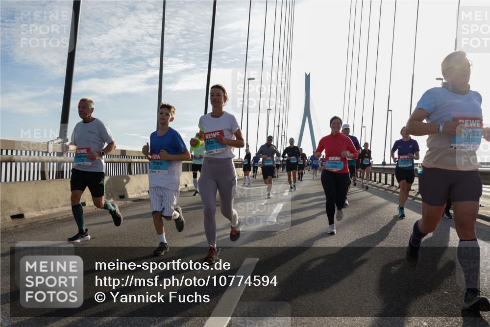 03.10.2026 - Köhlbrandbrückenlauf Yannick Fuchs http://msf.ph/oto/10774594 03.10.2026 09:33:47 Position 1 1272, 1271, 2910 meine-sportfotos.de