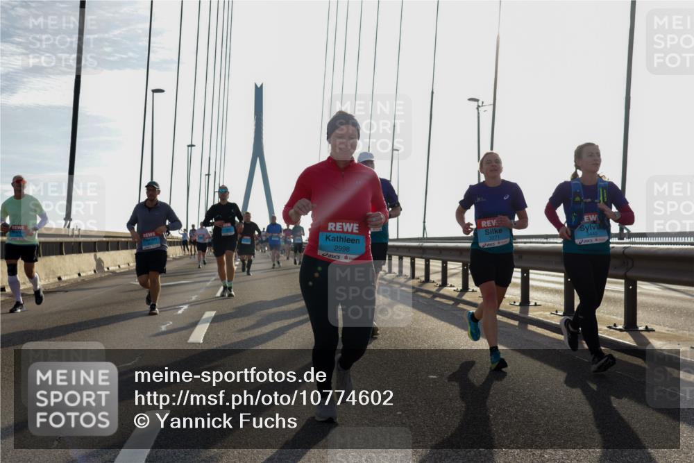 03.10.2026 - Köhlbrandbrückenlauf Yannick Fuchs http://msf.ph/oto/10774602 03.10.2026 09:33:48 Position 1 2998, 3271, 3445 meine-sportfotos.de