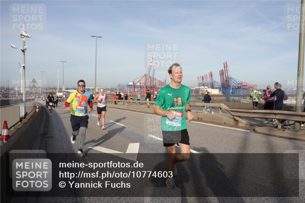 03.10.2026 - Köhlbrandbrückenlauf Yannick Fuchs http://msf.ph/oto/10774603 03.10.2026 09:39:22 Position 2 3799 meine-sportfotos.de