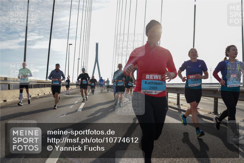 03.10.2026 - Köhlbrandbrückenlauf Yannick Fuchs http://msf.ph/oto/10774612 03.10.2026 09:33:48 Position 1 2998, 3271, 3445 meine-sportfotos.de