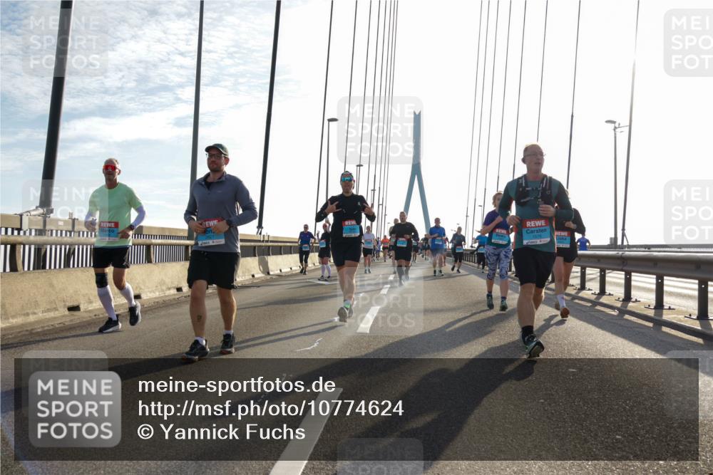 03.10.2026 - Köhlbrandbrückenlauf Yannick Fuchs http://msf.ph/oto/10774624 03.10.2026 09:33:49 Position 1  meine-sportfotos.de