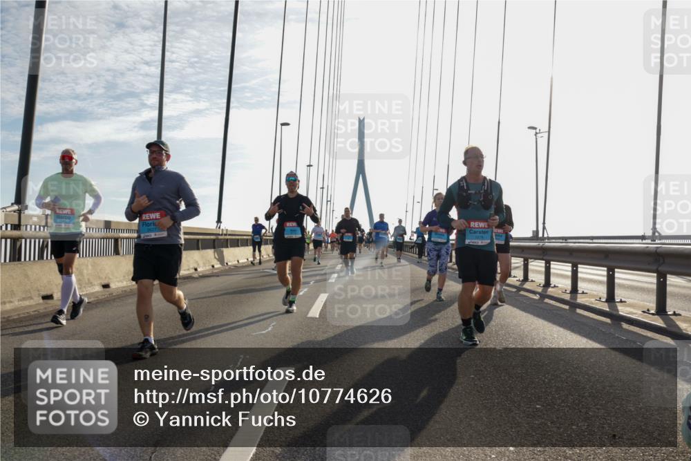 03.10.2026 - Köhlbrandbrückenlauf Yannick Fuchs http://msf.ph/oto/10774626 03.10.2026 09:33:50 Position 1 2627, 1576 meine-sportfotos.de