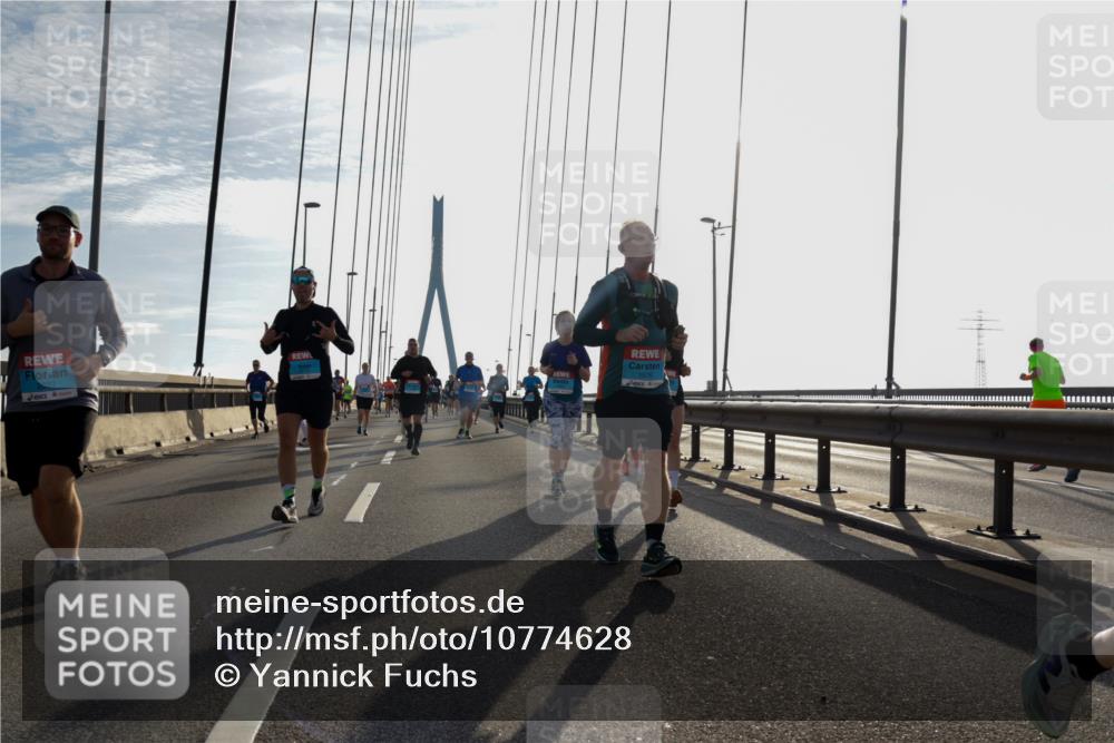 03.10.2026 - Köhlbrandbrückenlauf Yannick Fuchs http://msf.ph/oto/10774628 03.10.2026 09:33:50 Position 1 2627 meine-sportfotos.de